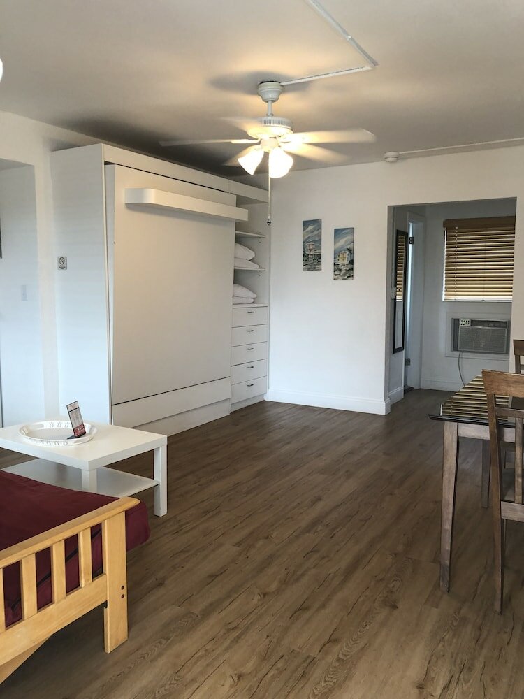 Фото Coral Key Inn