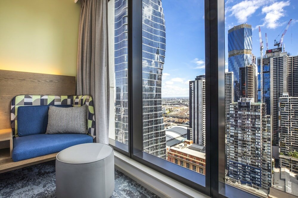 Фото Holiday Inn Express Melbourne Little Collins