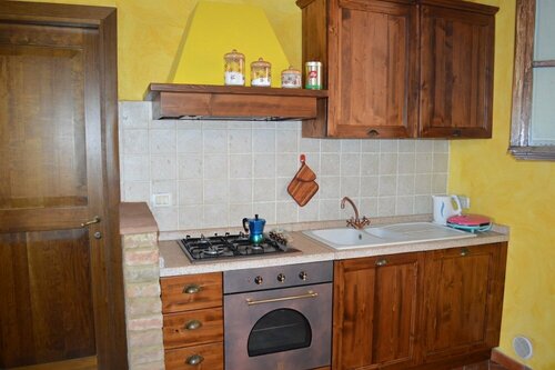Гостиница Luxurious Holiday Home With Private Patio, Tuscany, With Panoramic Swimming poo