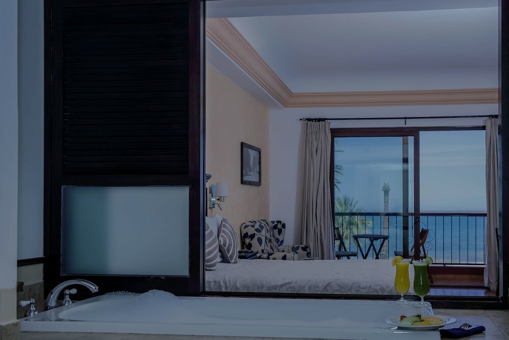 Фото La Posada Hotel & Beach Club