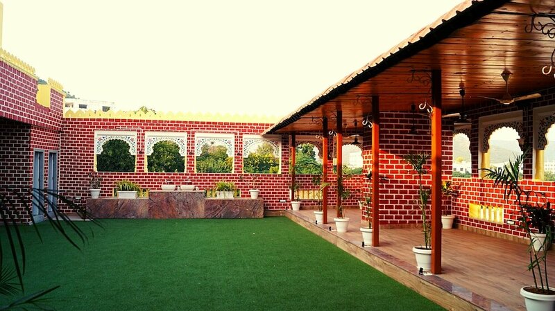 Гостиница Spring Sky Udaipur by ShriGo Hotels в Удайпуре