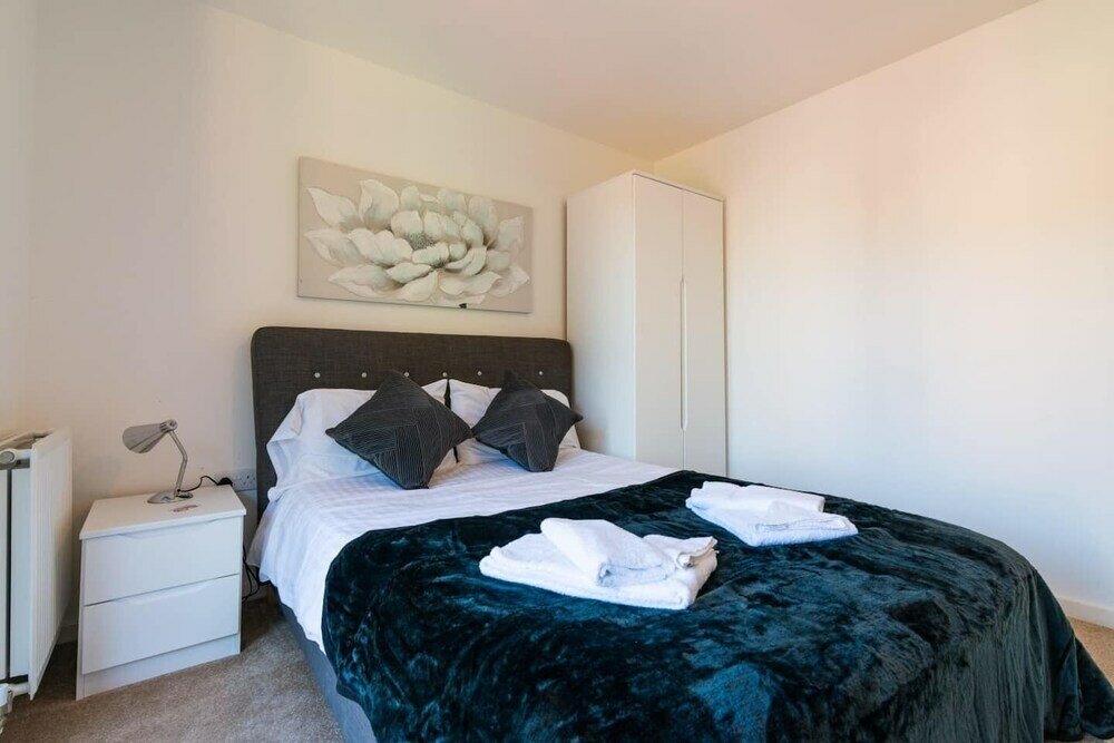 Фото Executive City Apartment -Near Greengate