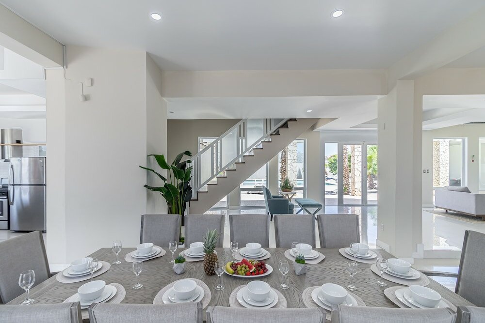 Фото Direct Ocean Front Villa With Private Pool + View! Boca Catalina Malmok!