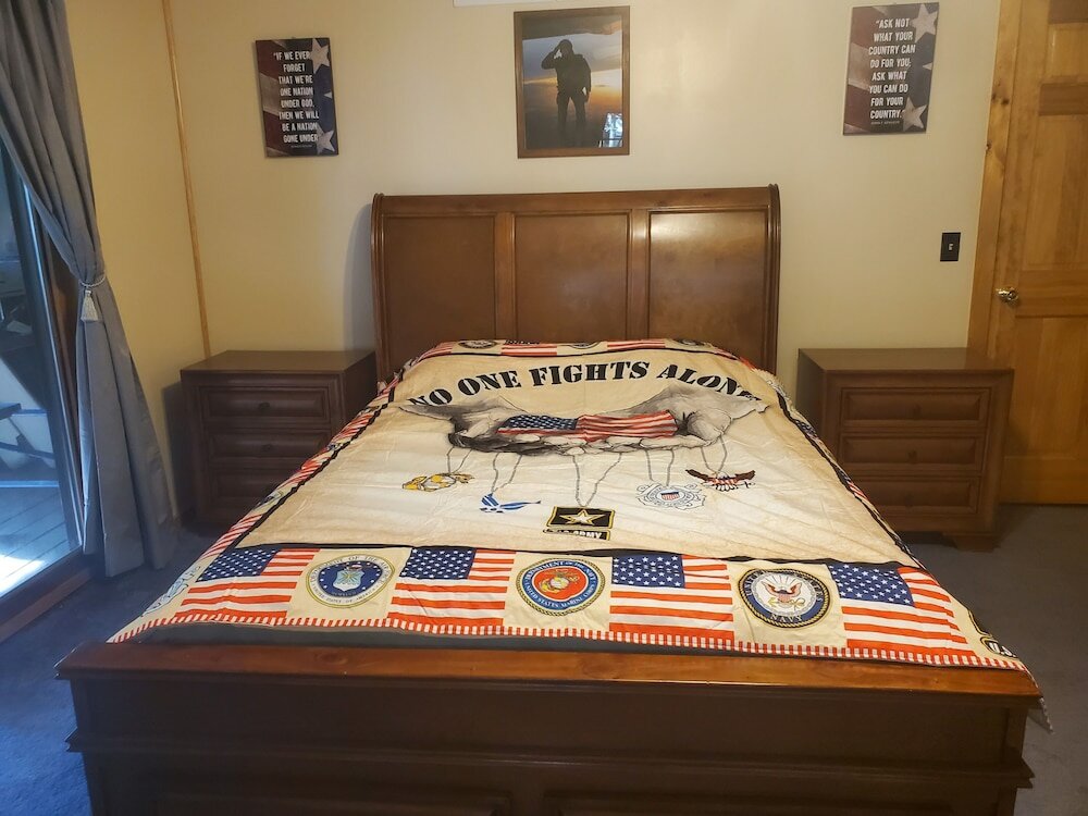 Фото Snyder's Knob Bed and Breakfast