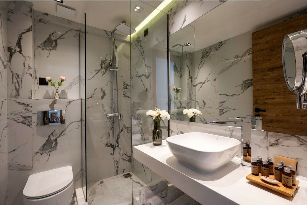 Фото Emily's Luxury Suites