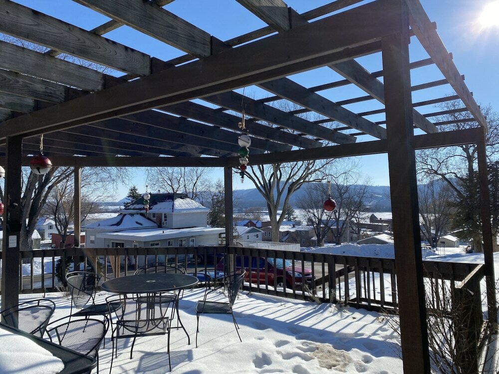 Фото Little Bluff Inn