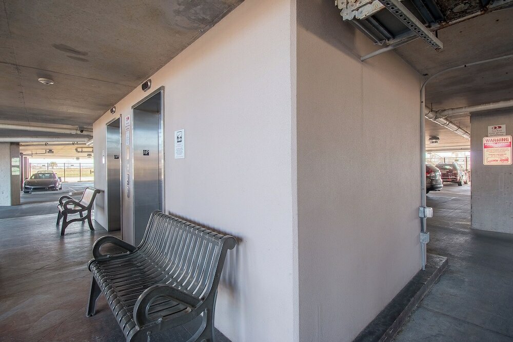 Фото Sea Breeze 1002 Penthouse