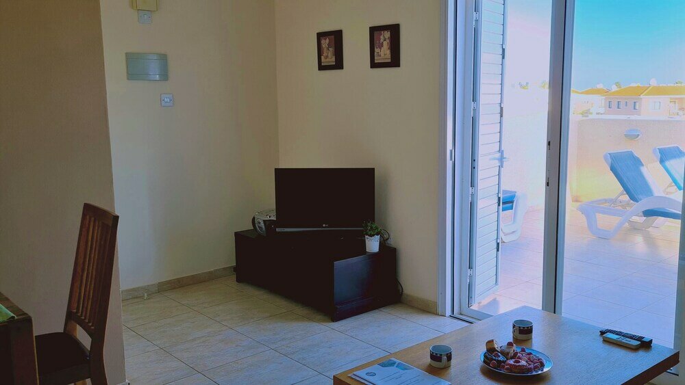 Фото SunShine Apartment by Stay BnB