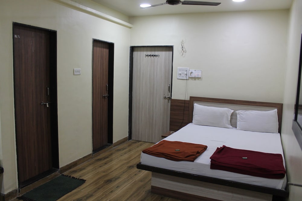 Фото Hotel Mukesh residency