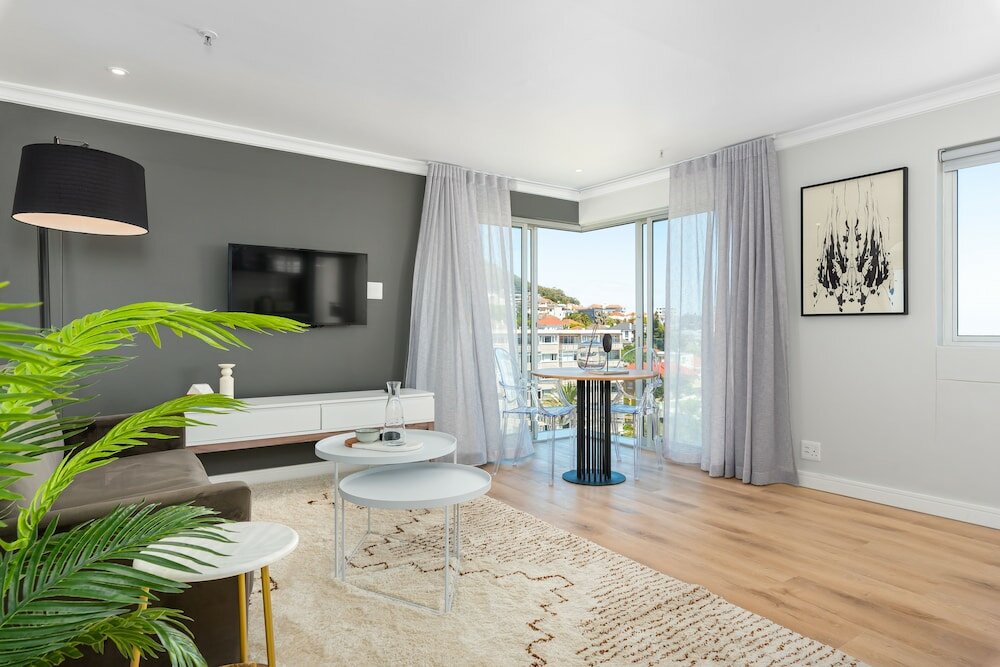 Фото Point Break Luxury Apartments