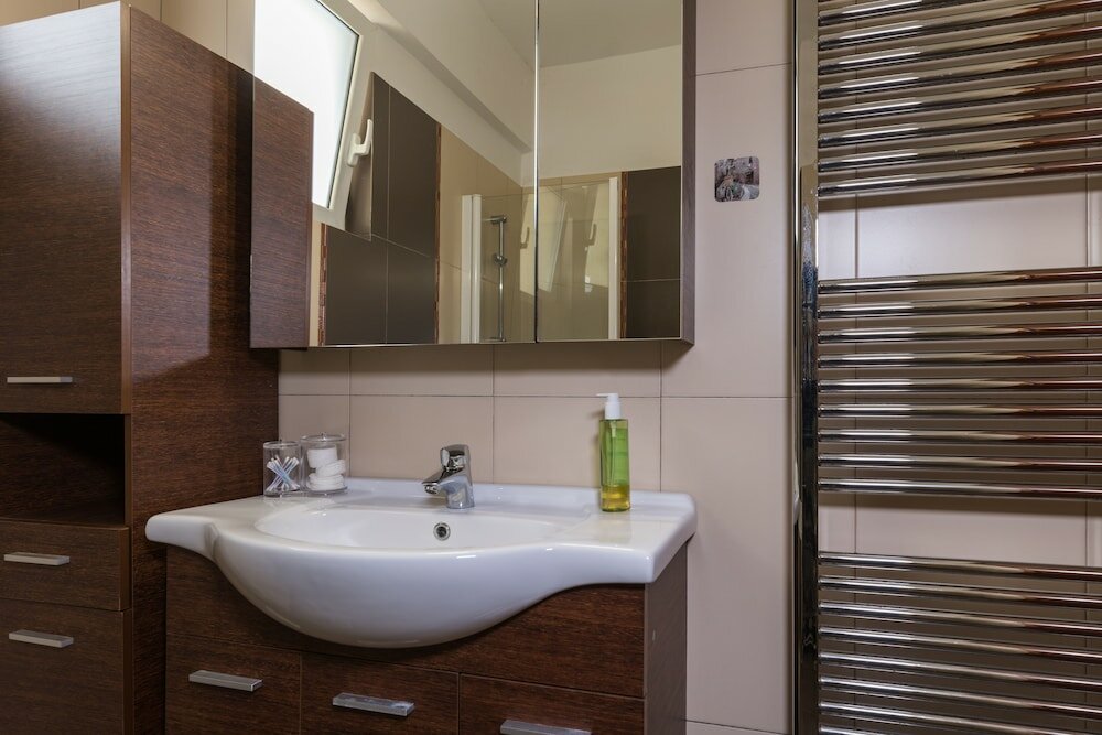 Фото Alexander Apartments Airport