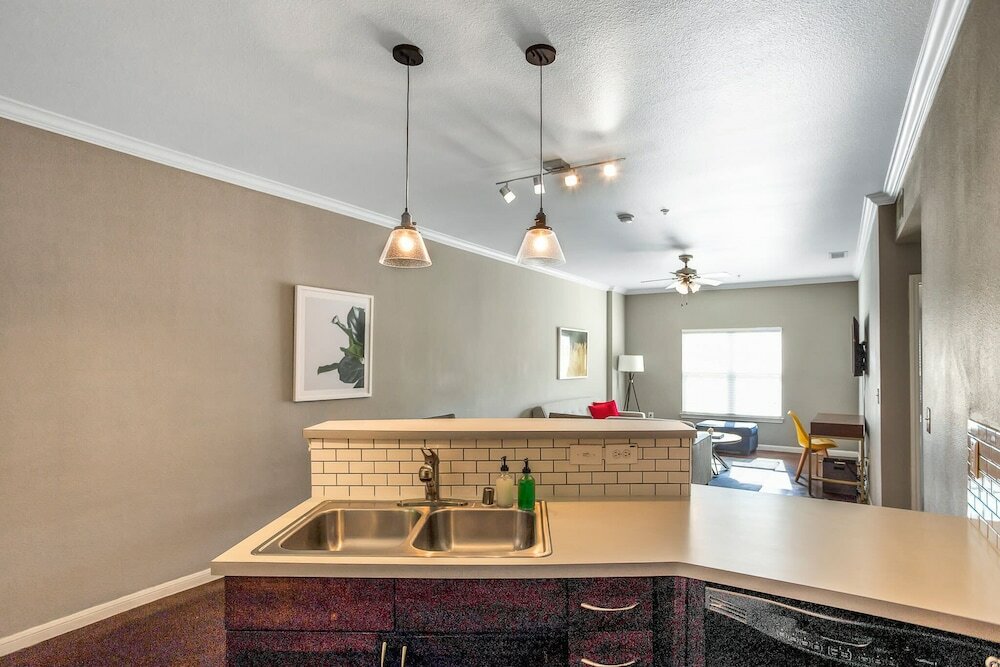 Фото Charming 1bd in Trendy West End Neighborhood