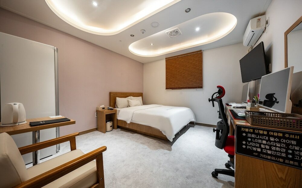 Фото Suwon Station Zavolle