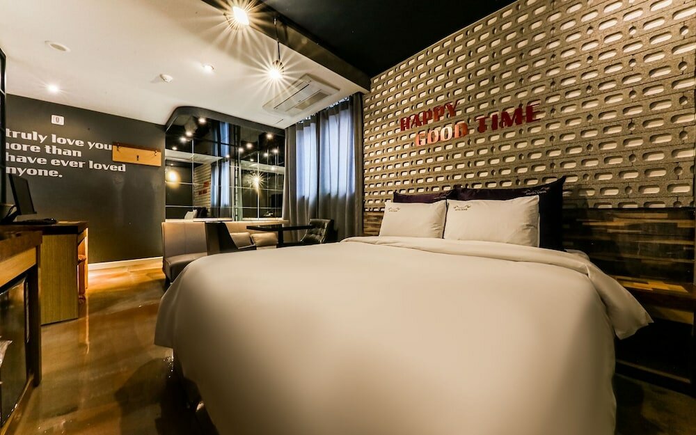 Фото Daejeon Munchang Hotel Some