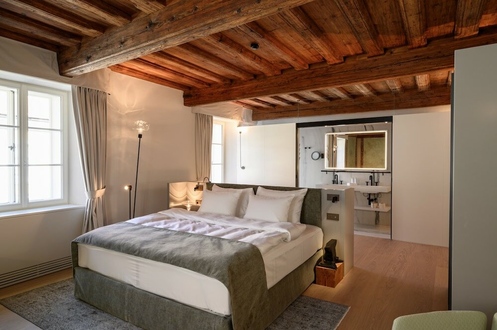 Фото Zlata Ladjica Boutique Hotel