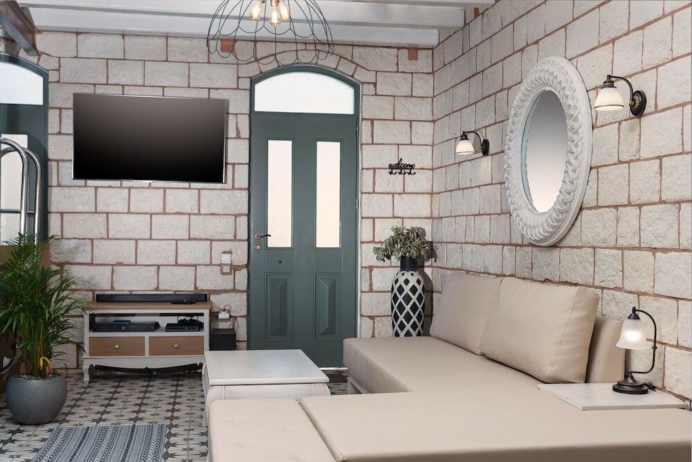 Фото Estia Luxury Living