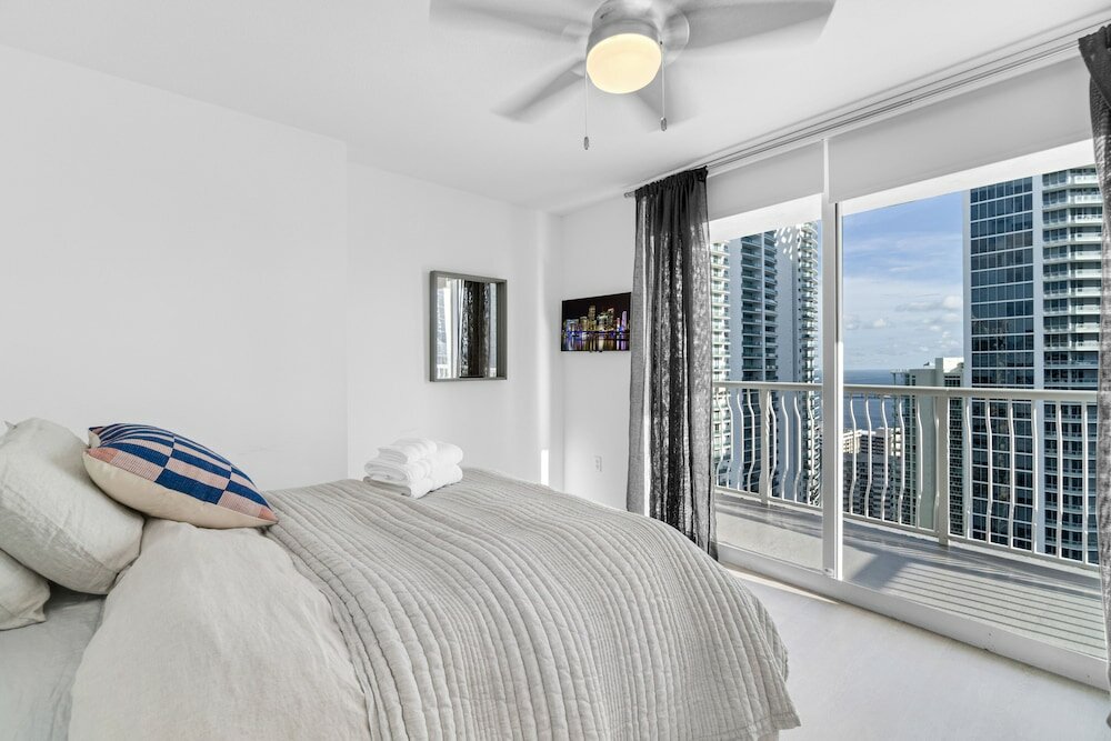 Фото Luxury Apartments W Pool & Ocean views