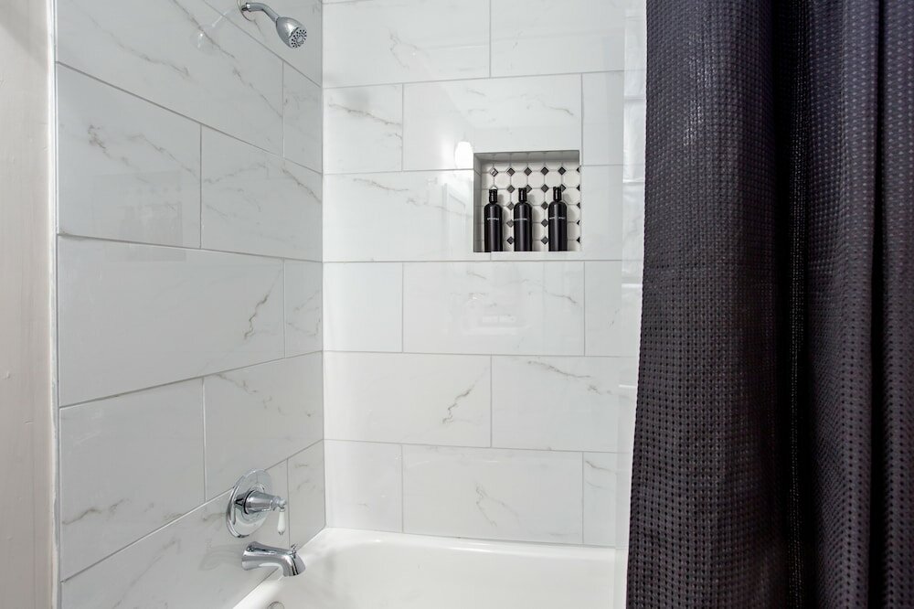 Фото The Gamer-4br Home-Near Everything Atl