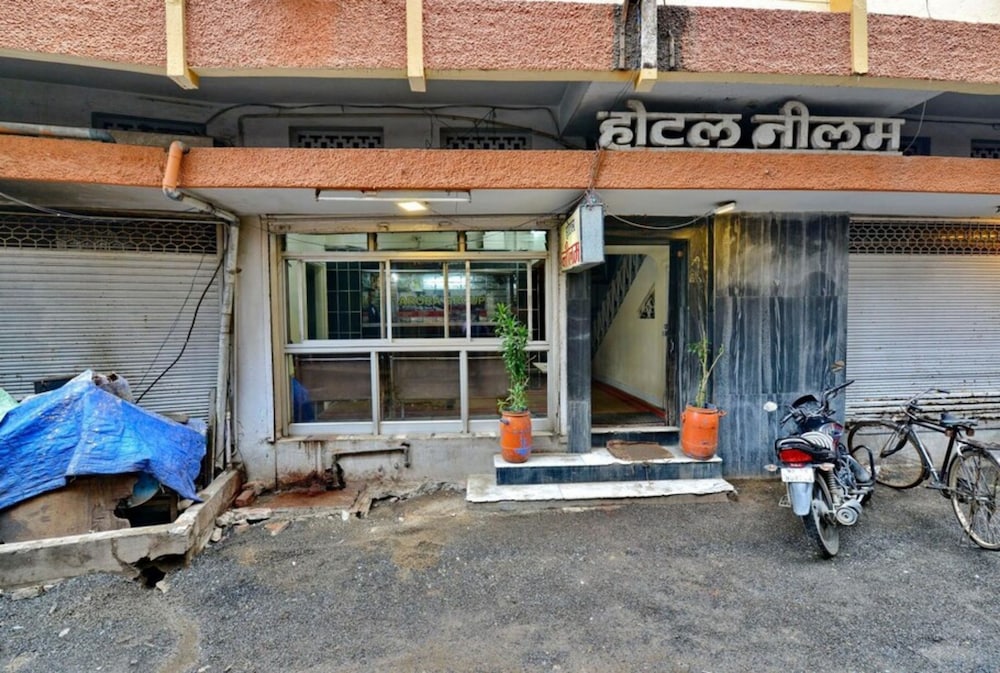 Фото Goroomgo Neelam Indore