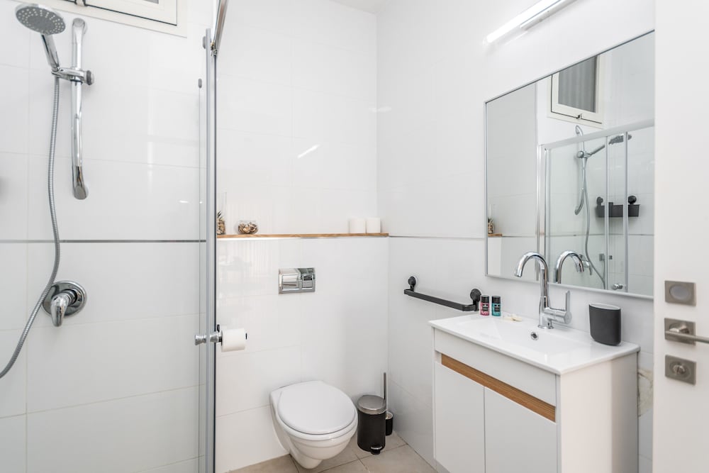 Фото Stunning One bdr big Balcony