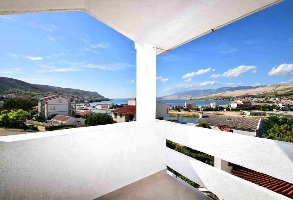 Фото Mate - Free Parking - A4