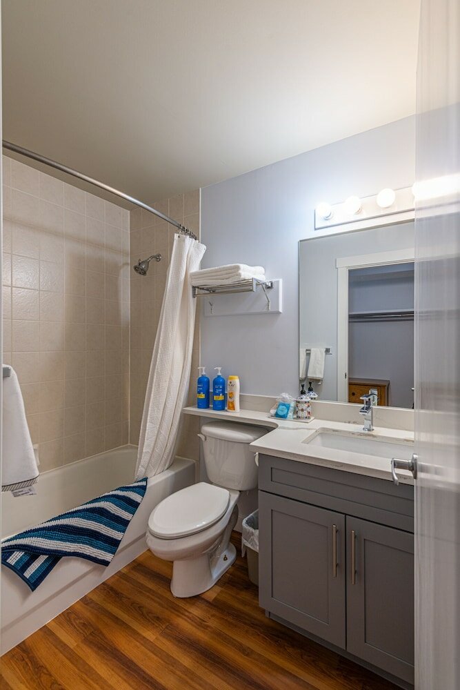 Фото WindTower - Luxurious 2 Bedroom Condo