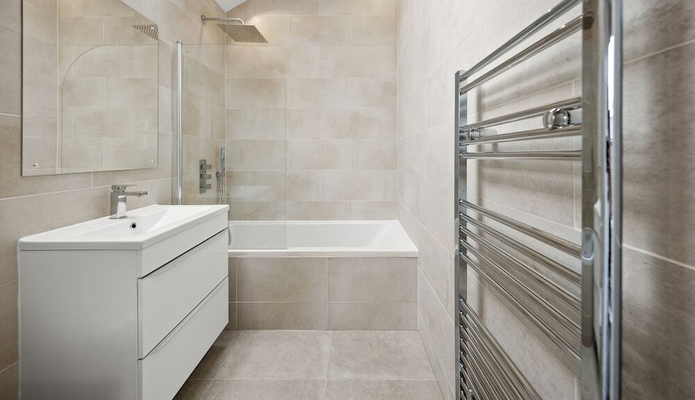 Фото Brand New Unique 2 Bedroom Apartment