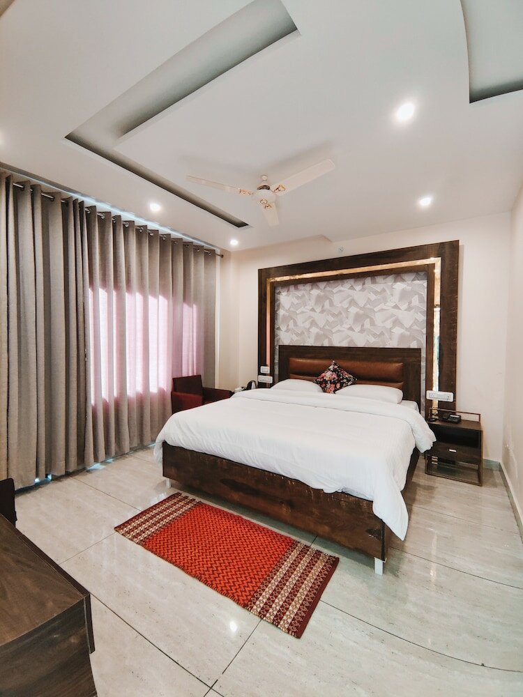 Фото Golden Rock - Am Hotel Kollection