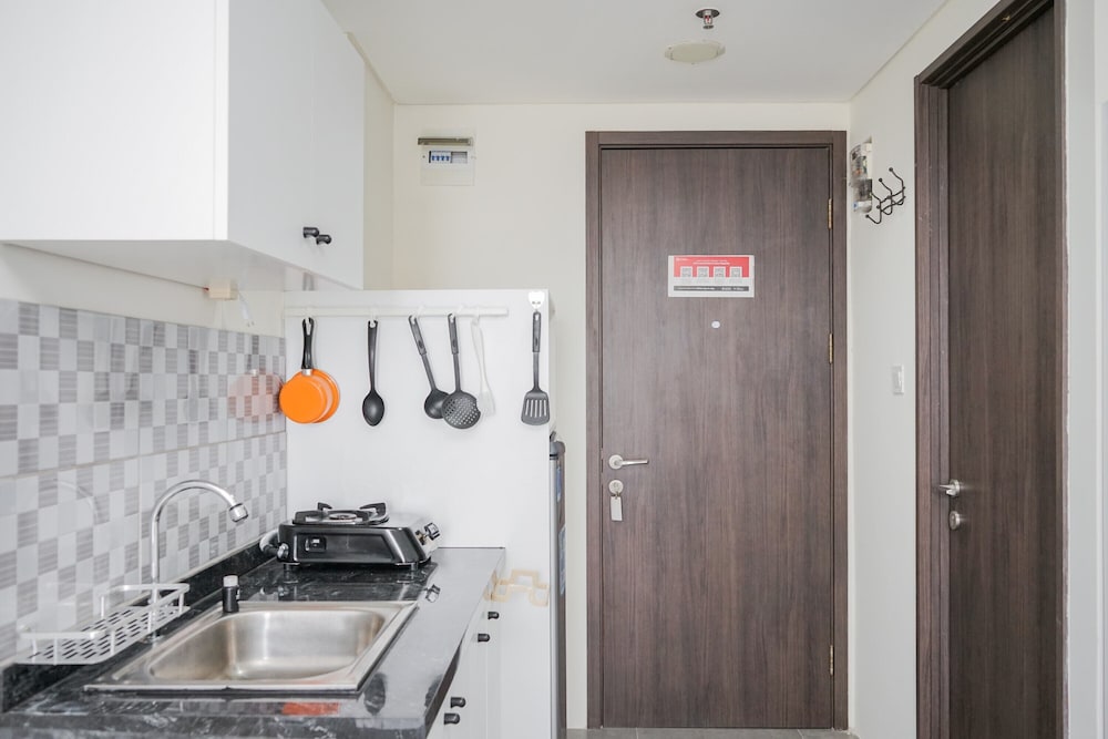 Фото Spacious And Wonderful 1Br Tamansari Bintaro Mansion Apartment