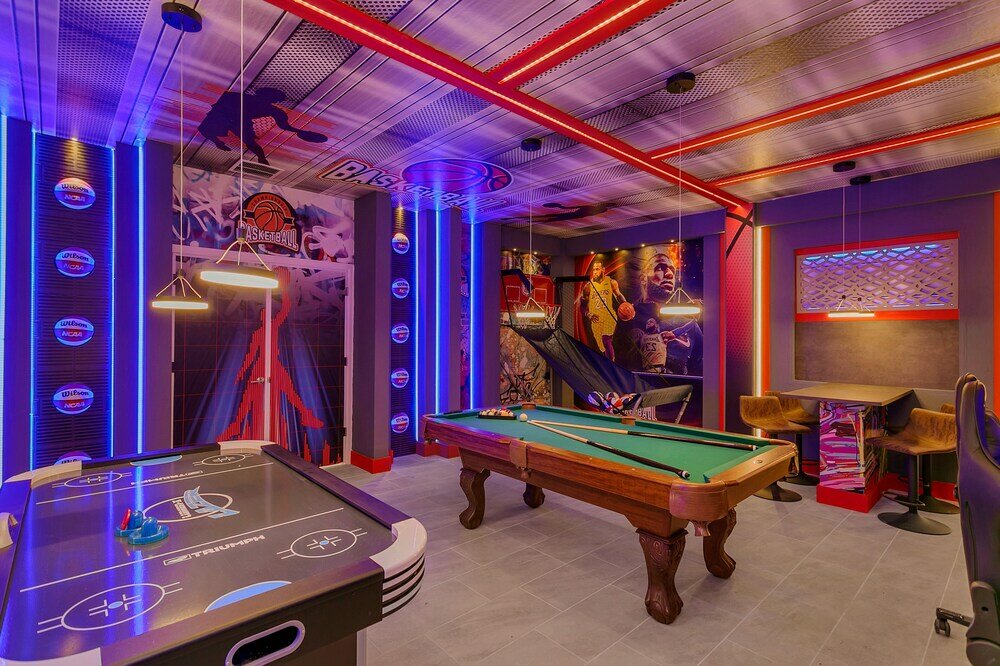 Фото Must See Villa! Private Poolthemed Roomstheater!