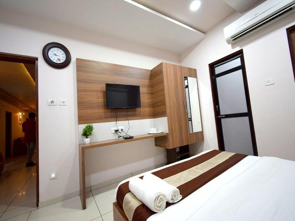 Фото Отель Embassy