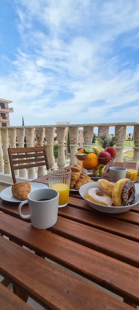 Фото Phaedrus Living: Cityview Luxury Flat Walnut Grove 304