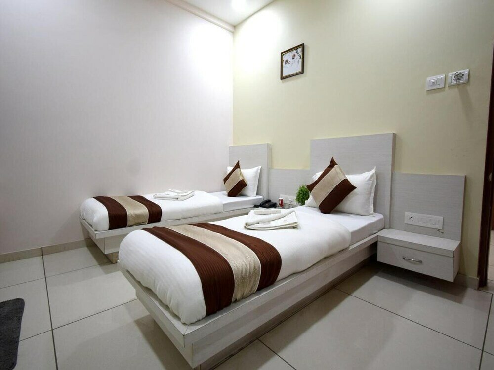 Фото Отель Embassy