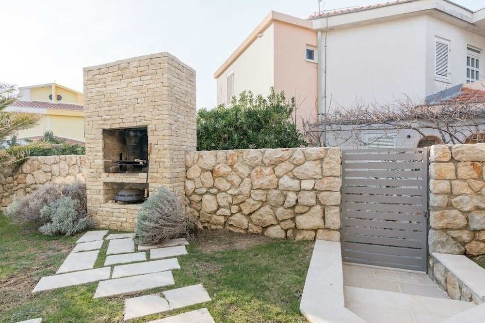 Фото Luxury Villa White Rose with the Pool