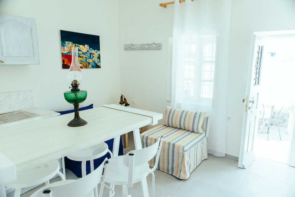 Фото Day One Fira Mansion