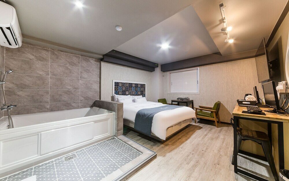 Фото Suwon Yeongtong K Hotel