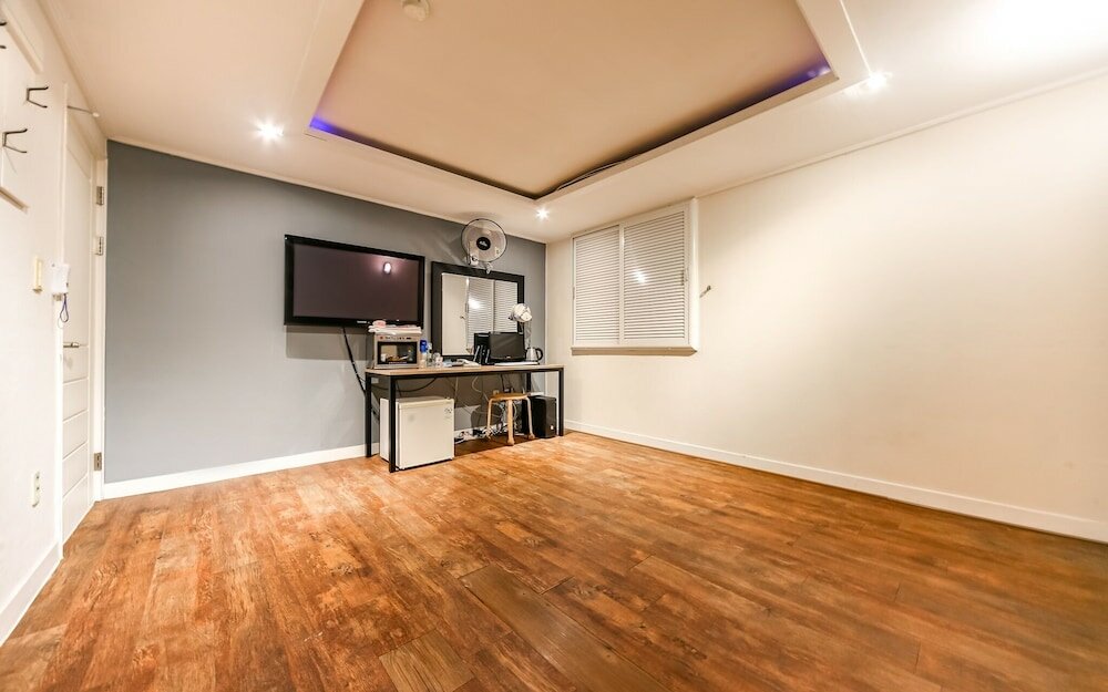 Фото Pohang Daedodong White