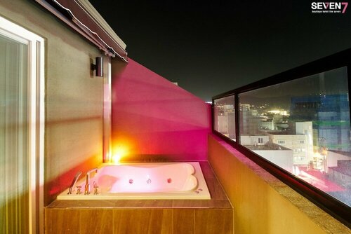Гостиница Jinju Hotel Seven в Чинджу