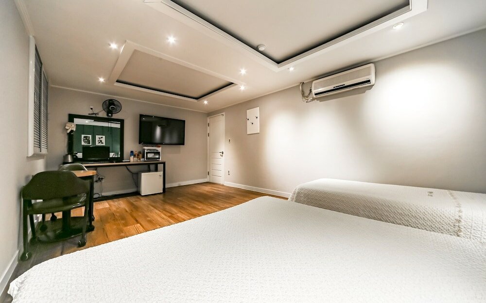 Фото Pohang Daedodong White