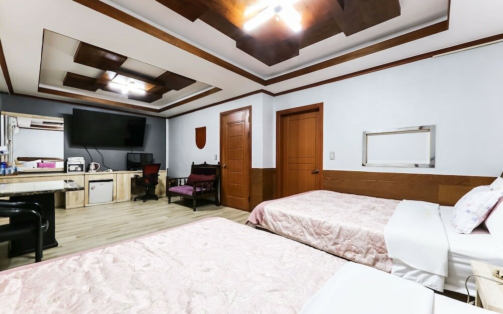 Фото Daejeon Yongjeon Some