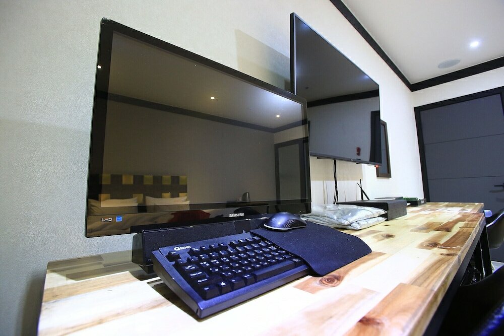 Фото Suwon Yeongtong Sg Hotel