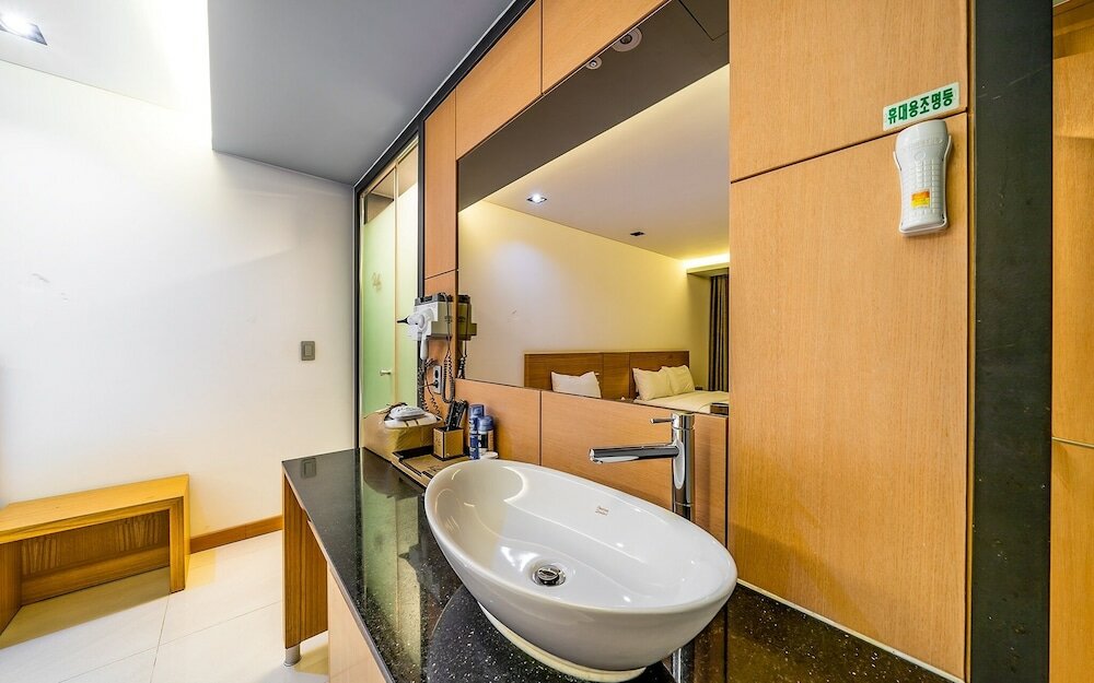 Фото Incheon Ali Suite Hotel