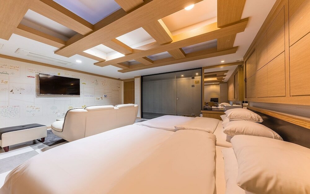 Фото Suwon Orsay Hotel