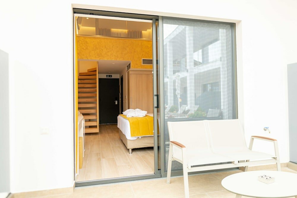 Фото Mirror Hotel