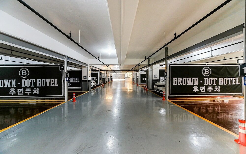Фото Changwon Jinhae Yongwon Brown Dot Hotel