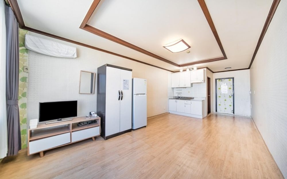 Фото Yangyang Hajodae Conto Hotel Pension