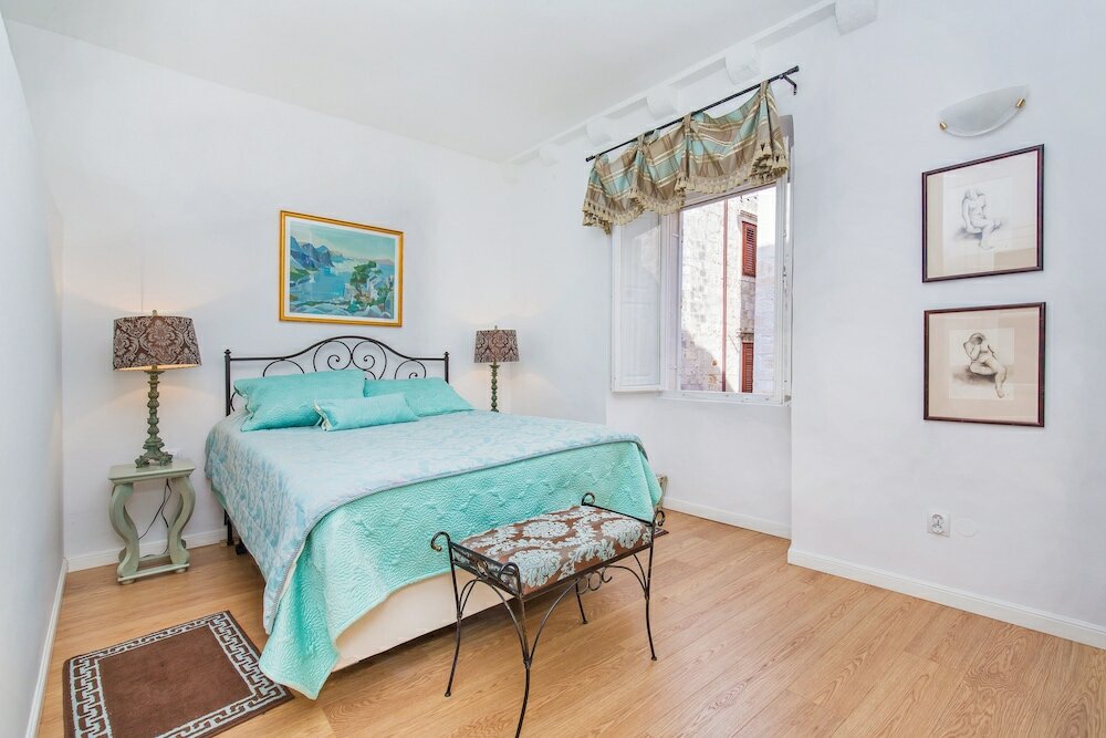 Фото Steps Old Town Apartments by Irundo