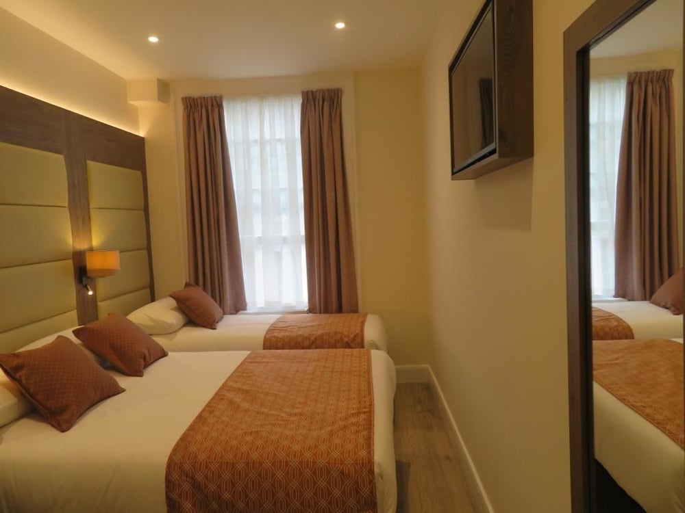 Фото Glendale Hyde Park Hotel