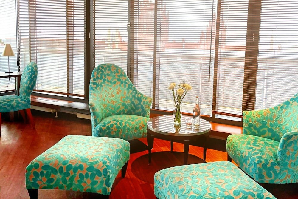 Фото Yours Truly