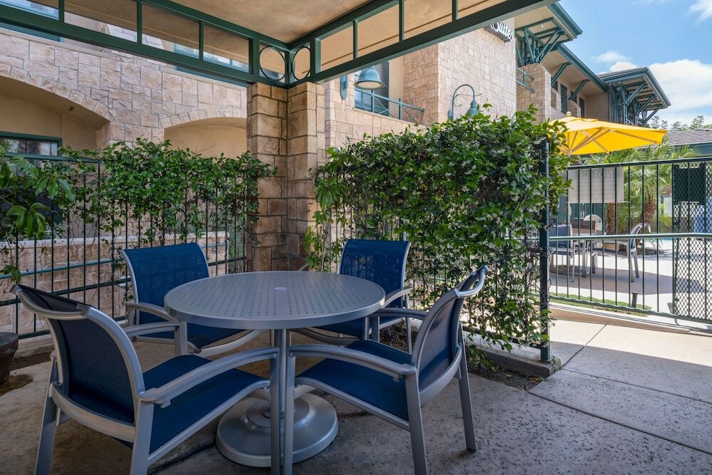 Фото Hampton Inn & Suites Agoura Hills